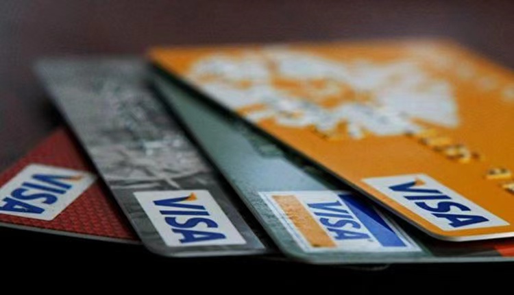 获得 KrisFlyer 里程的最佳信用卡是什么？