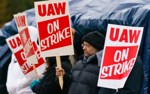 美国工会老板敦促澳大利亚工人趁热打铁罢工