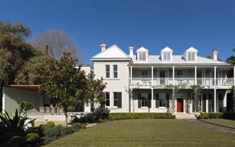 克里斯-海姆斯沃斯和埃尔顿-约翰在悉尼的住宅Woodlands内，售价超过3000万元