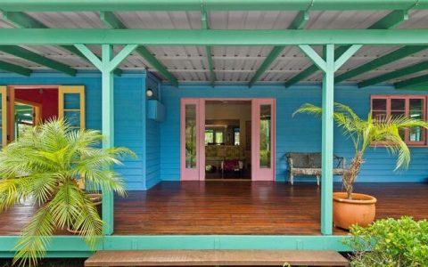 全球独立音乐人在昆州的彩色家庭住宅将被拍卖