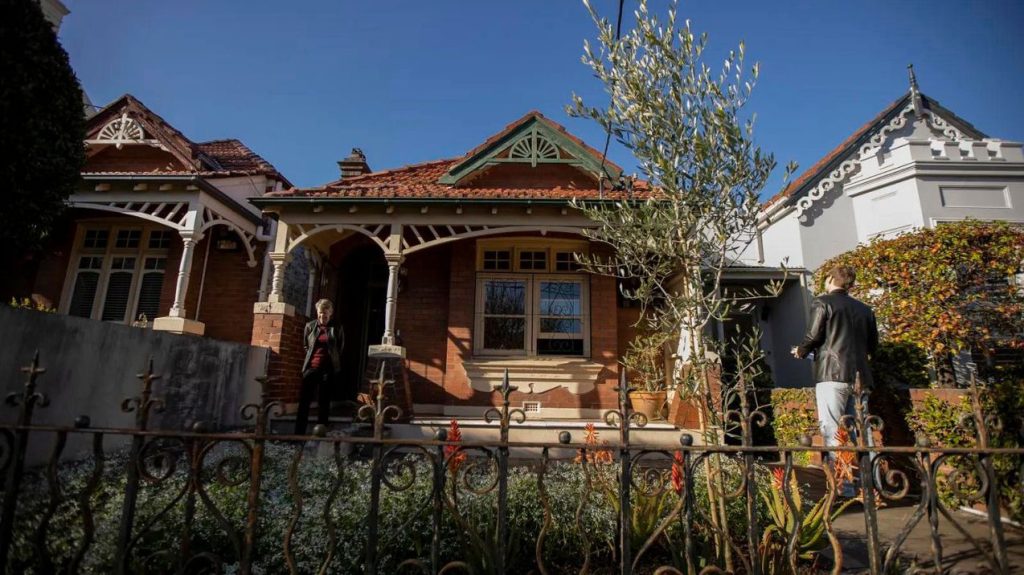 澳大利亚在全球房地产风险排行榜上排名第四。我们会躲开它吗？