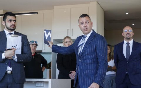 悉尼的房地产16名竞标者挤爆拍卖会，Unit卖家四年内获利65万澳元