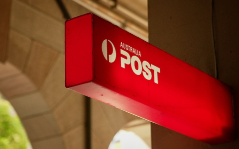 联邦政府要求澳洲邮政、NBN公司回答工资和奖金问题