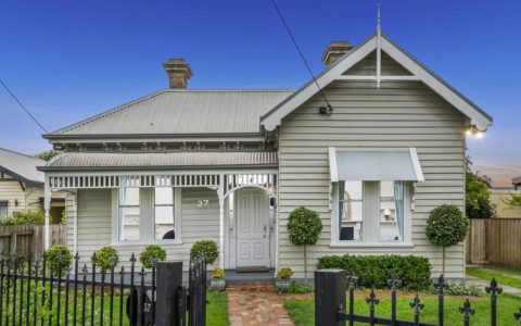优雅的东Geelong住宅以27.5万元的价格超越了人们的期望