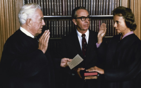 美国最高法院首位女法官桑德拉-戴-奥康纳去世