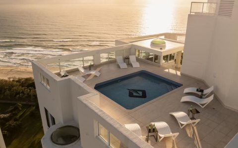 水花四溅：这是黄金海岸最好的屋顶泳池吗？